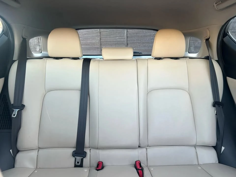 2011 Lexus CT - Image 14 of 17