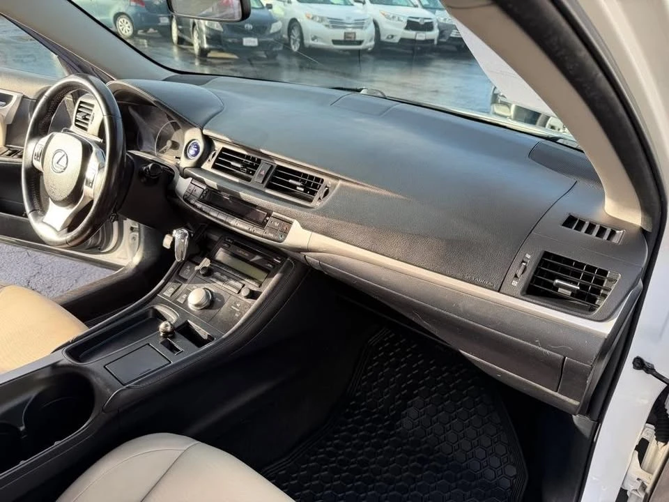 2011 Lexus CT - Image 20 of 20