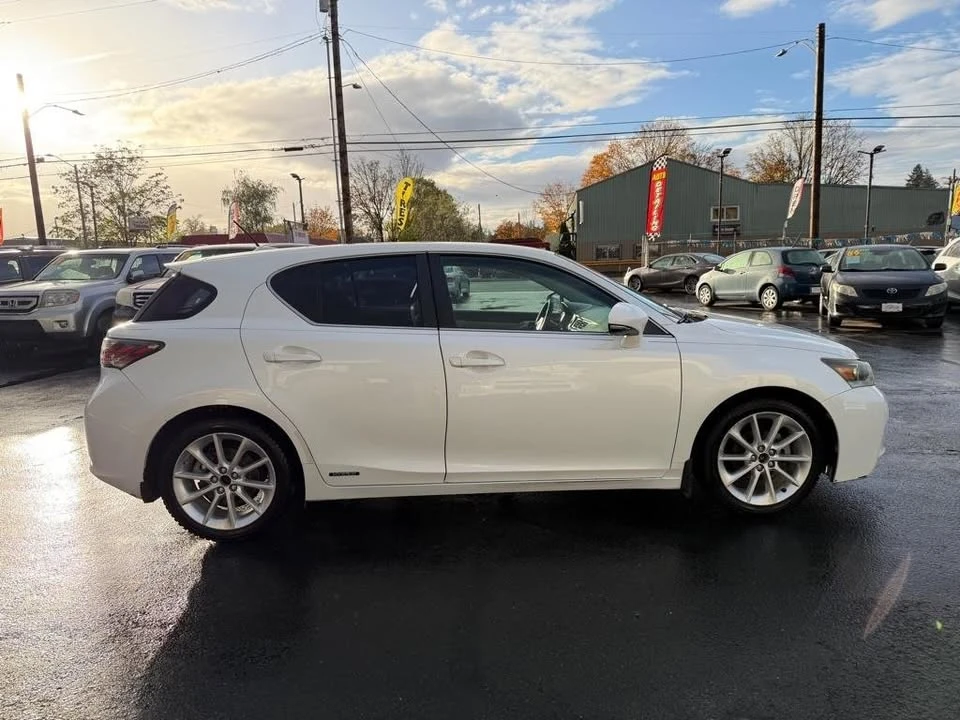 2011 Lexus CT - Image 6 of 20