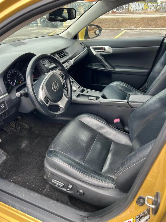 2011 Lexus CT - Image 8 of 13