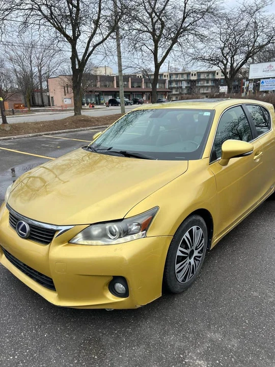 2011 Lexus CT - Image 2 of 13