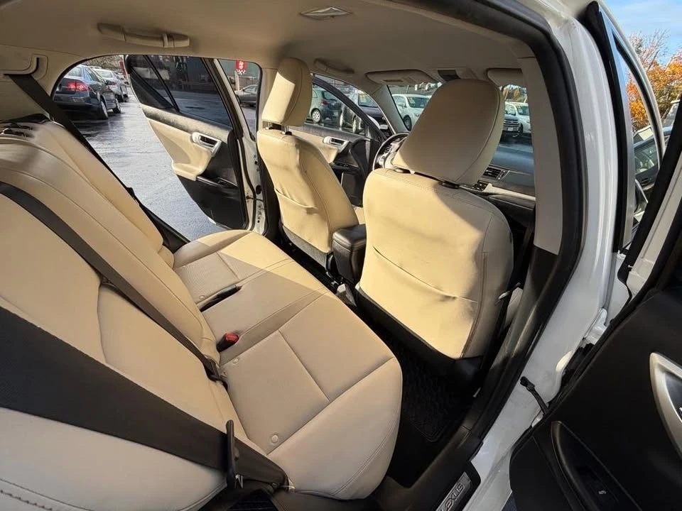 2011 Lexus CT - Image 17 of 20