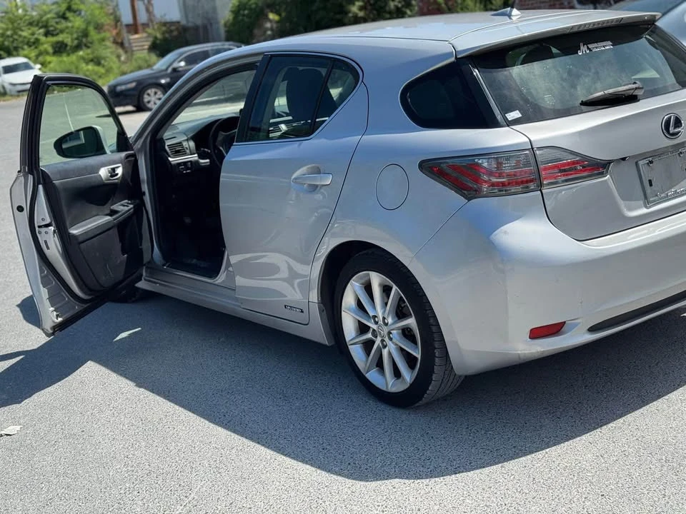 2011 Lexus CT - Image 3 of 8