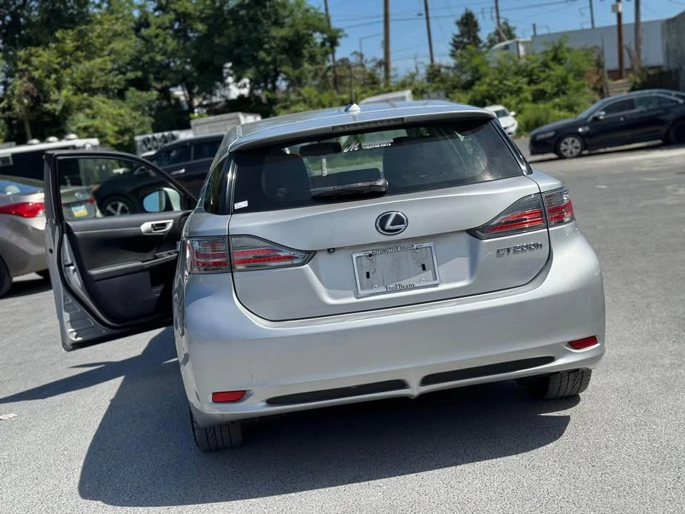 2011 Lexus CT - Image 4 of 8