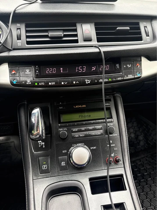 2011 Lexus CT - Image 17 of 17