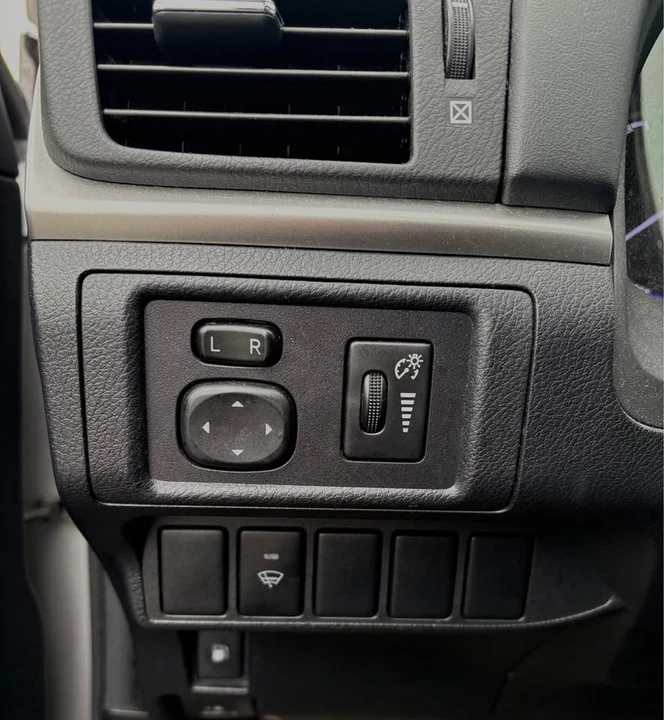 2011 Lexus CT - Image 10 of 12