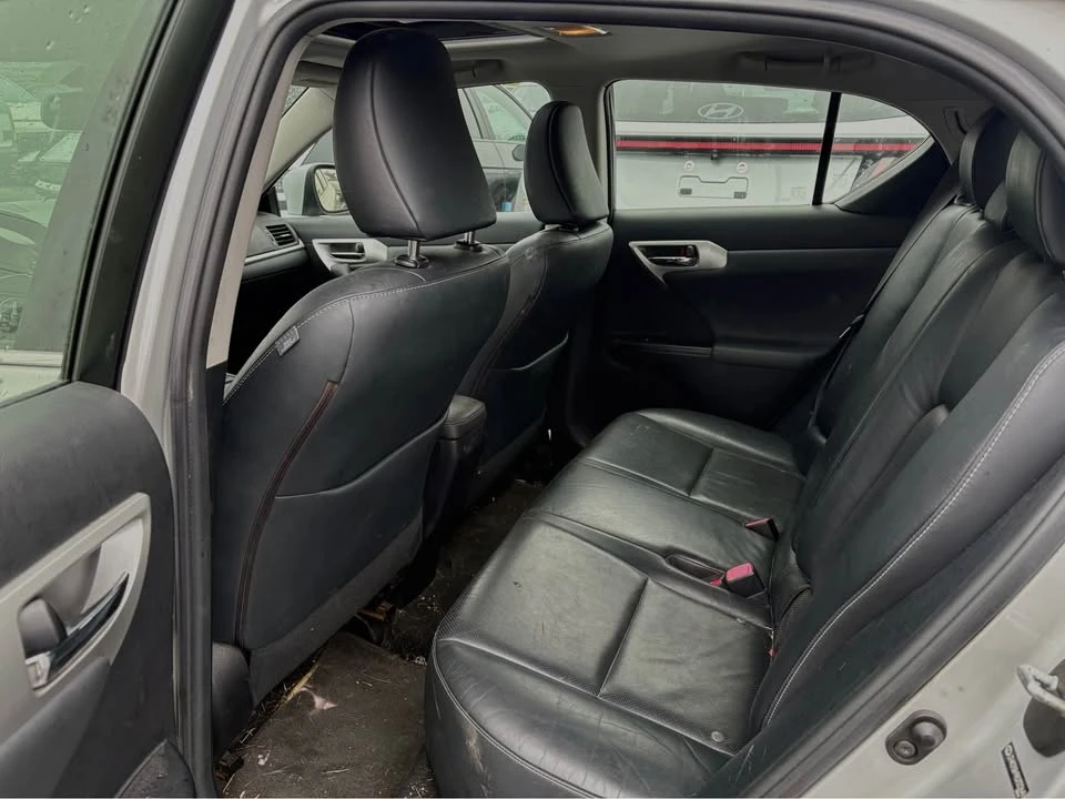 2011 Lexus CT - Image 6 of 12