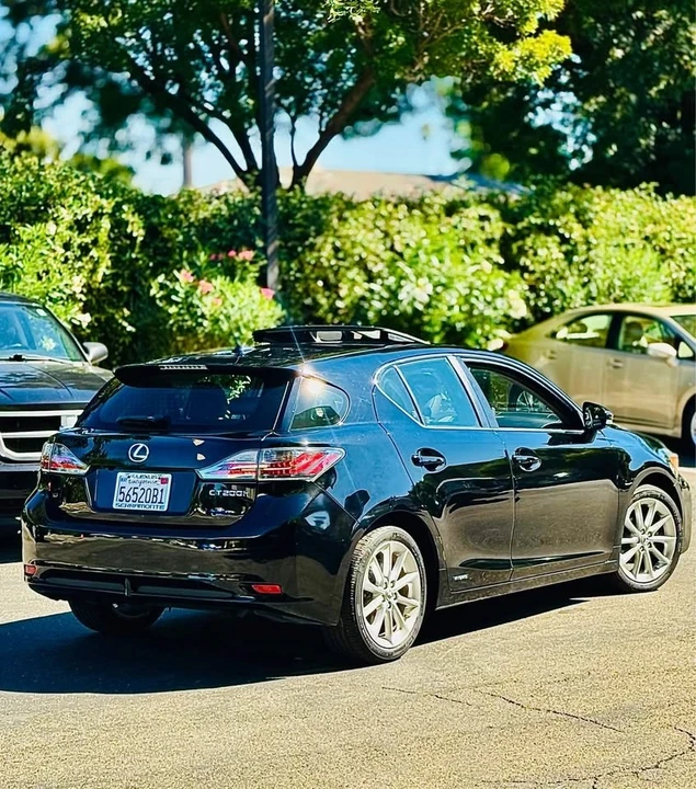 2011 Lexus CT - Image 7 of 9
