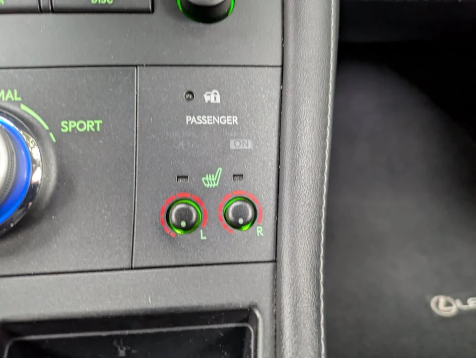 2011 Lexus CT - Image 13 of 17
