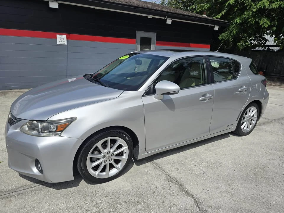 2011 Lexus CT - Image 4 of 14