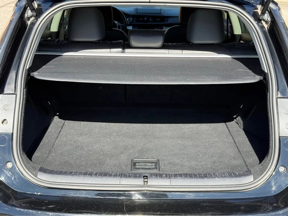 2011 Lexus CT - Image 9 of 19