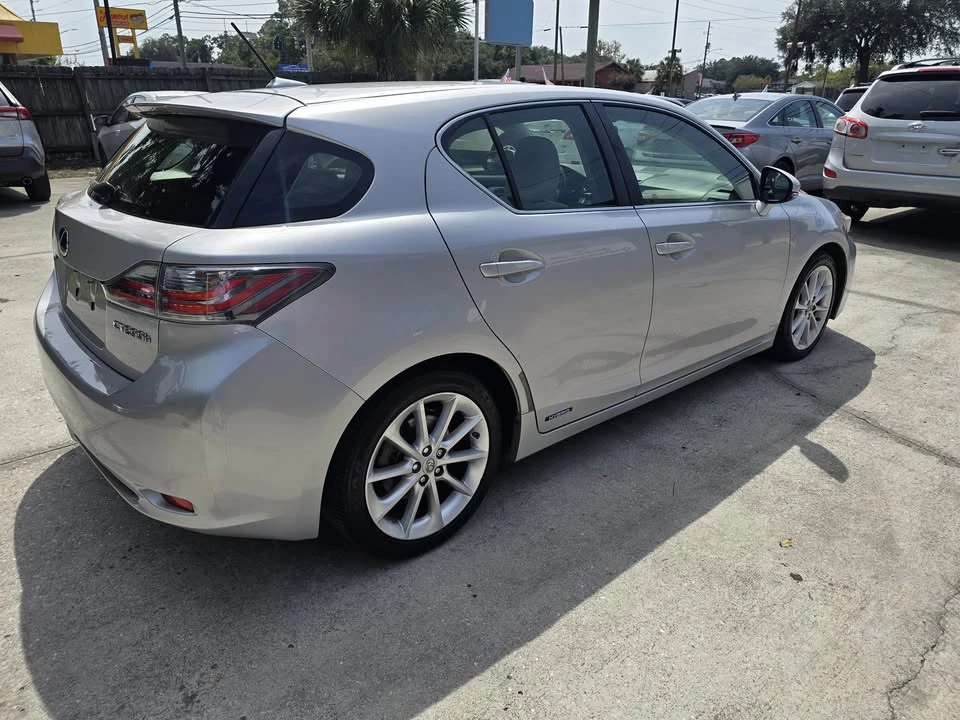 2011 Lexus CT - Image 7 of 14