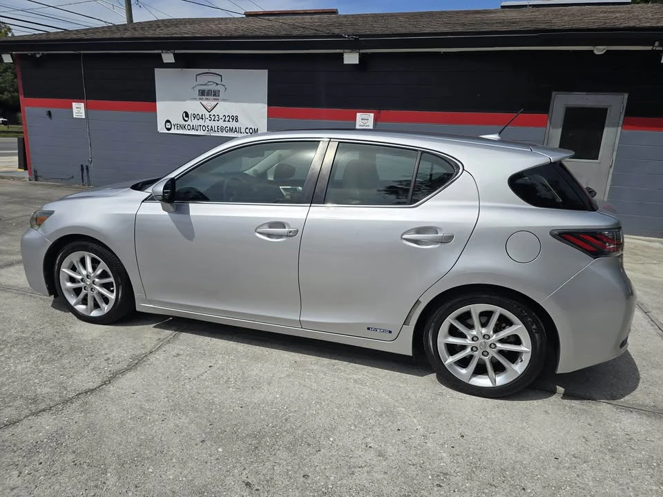 2011 Lexus CT - Image 3 of 14