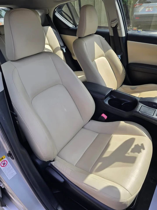 2011 Lexus CT - Image 11 of 14