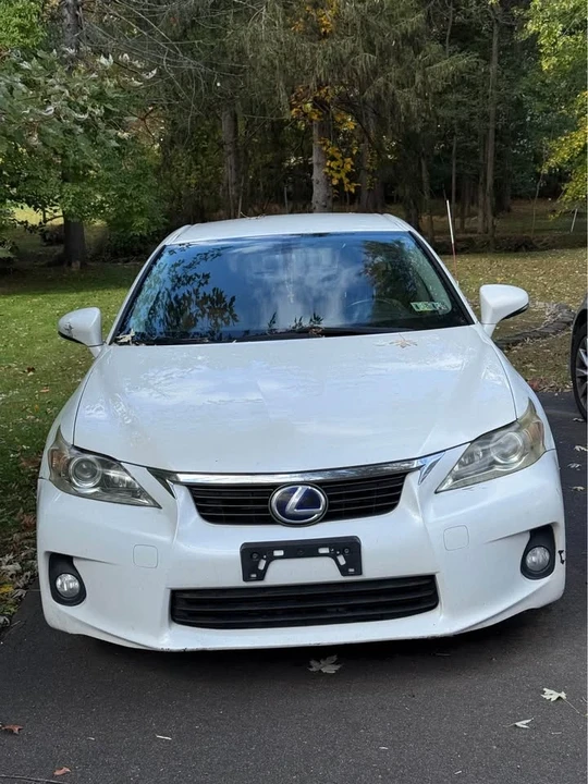 2011 Lexus CT - Image 2 of 7