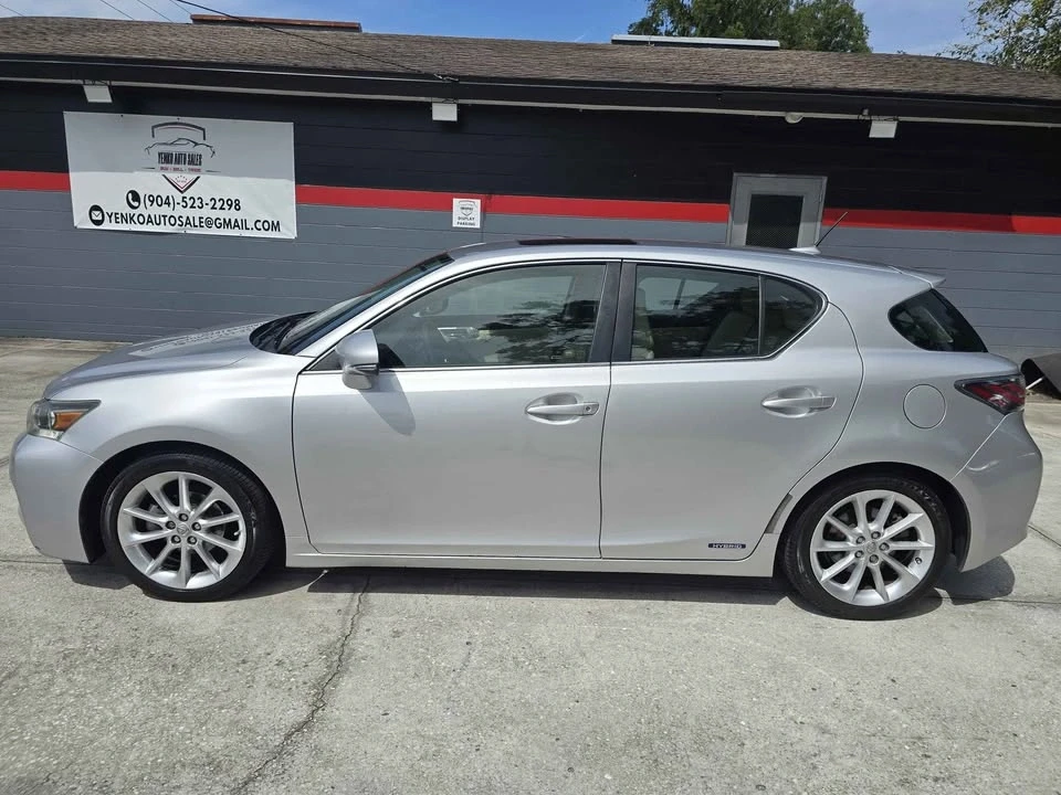 2011 Lexus CT - Image 3 of 20