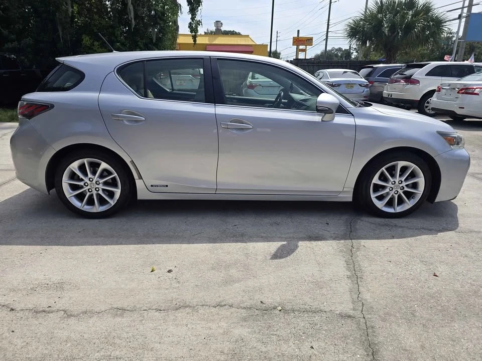 2011 Lexus CT - Image 7 of 20