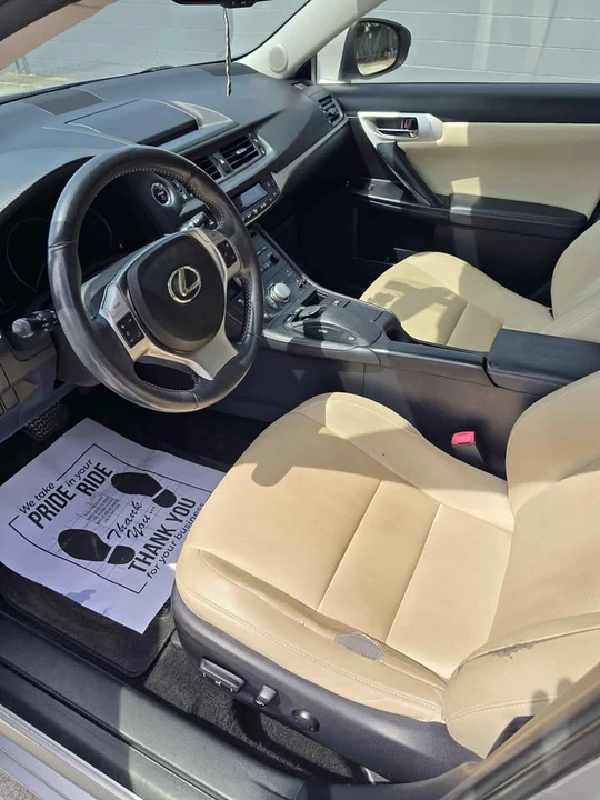 2011 Lexus CT - Image 6 of 10
