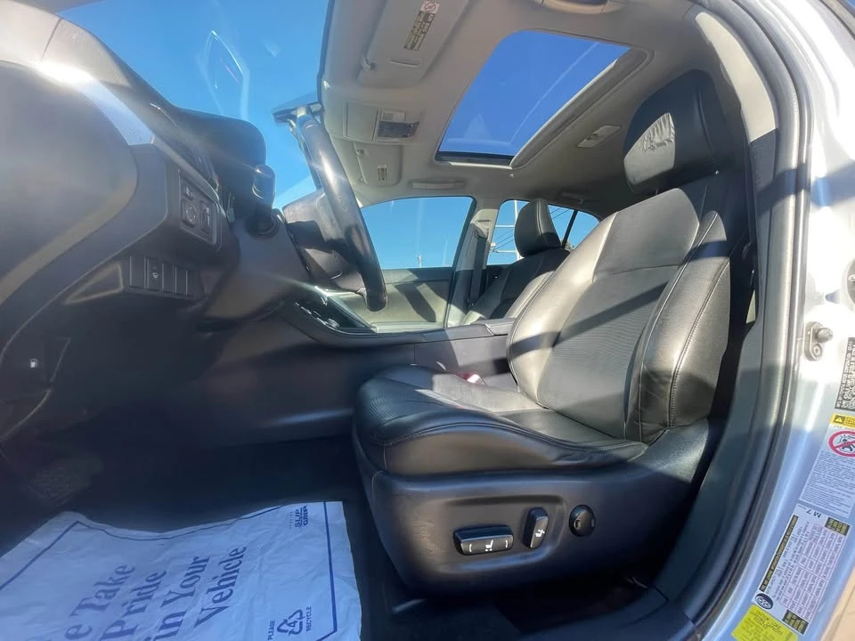 2011 Lexus CT - Image 15 of 20