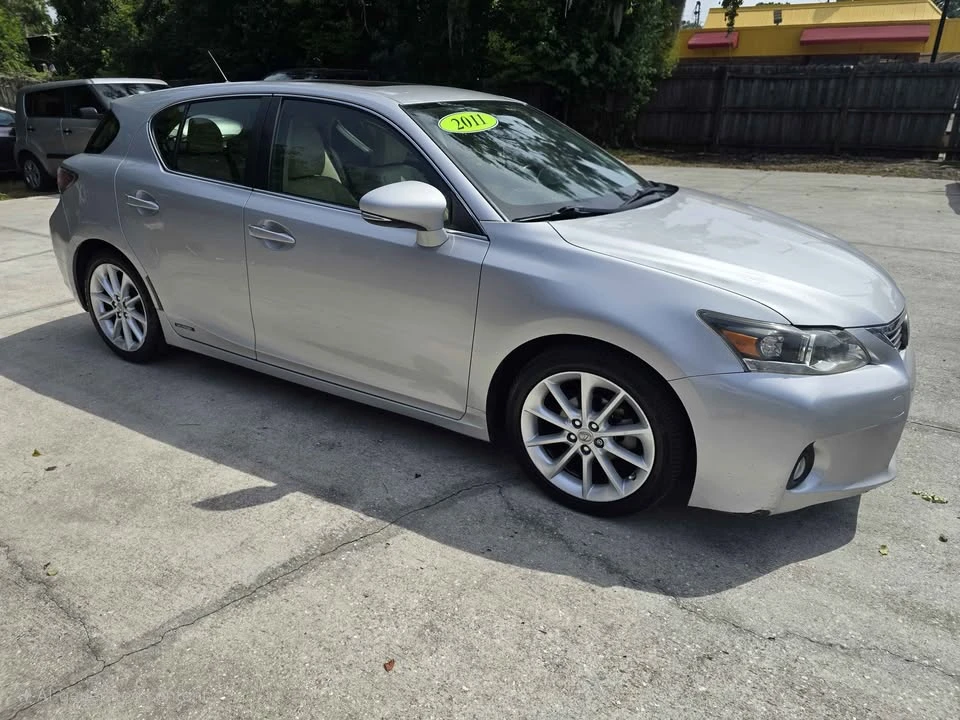 2011 Lexus CT - Image 8 of 20