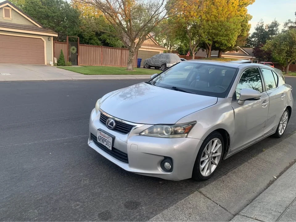 2011 Lexus CT - Image 6 of 7