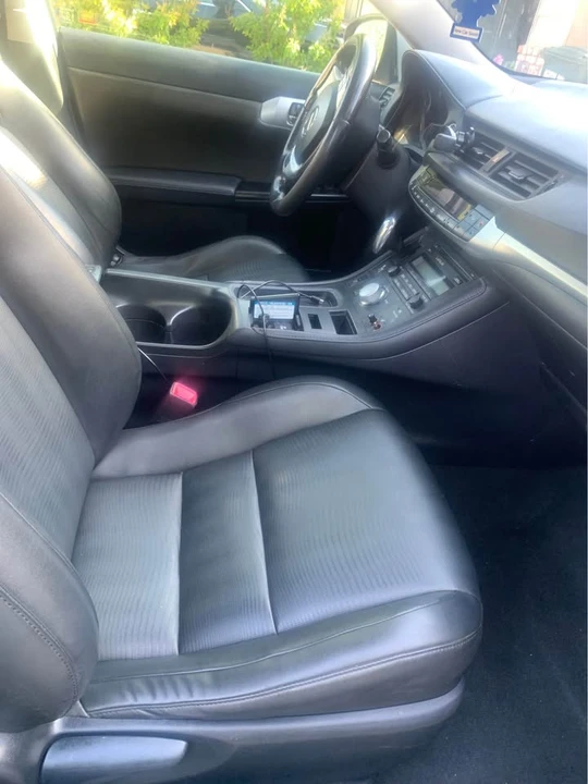 2011 Lexus CT - Image 7 of 7