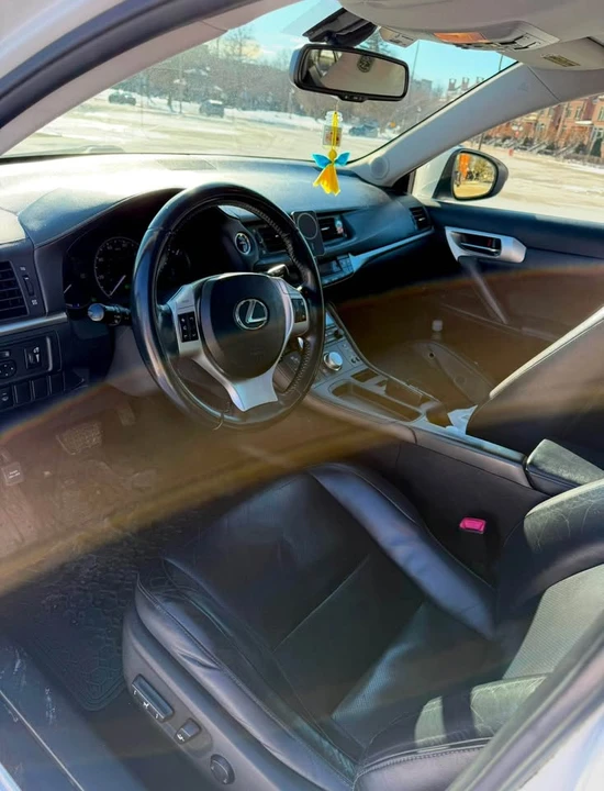 2011 Lexus CT - Image 5 of 7