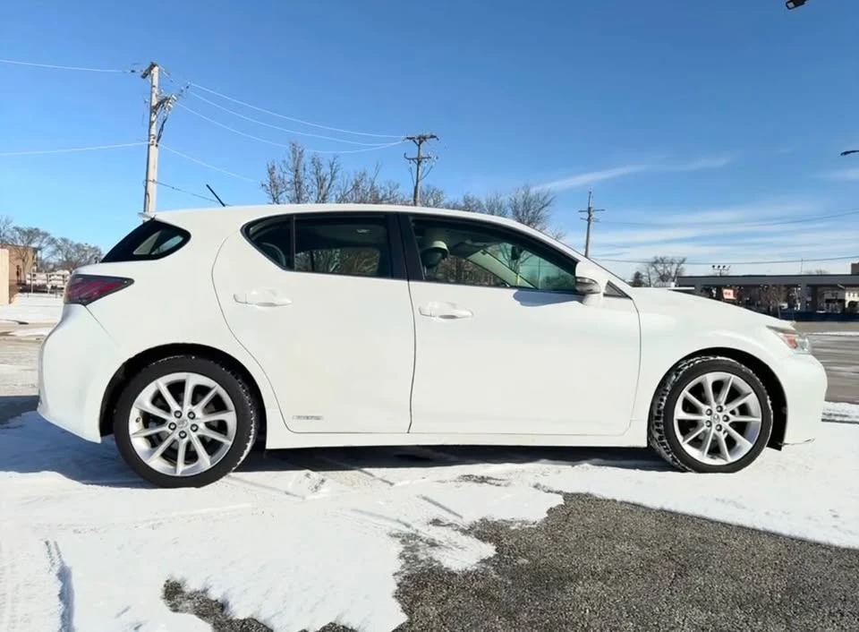 2011 Lexus CT - Image 3 of 7