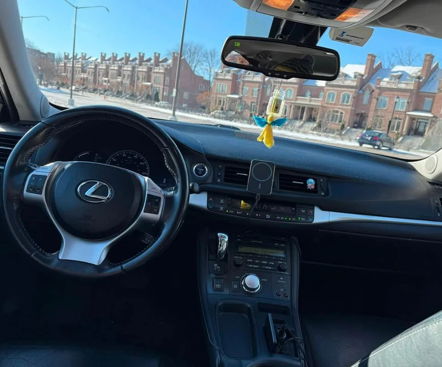 2011 Lexus CT - Image 7 of 7