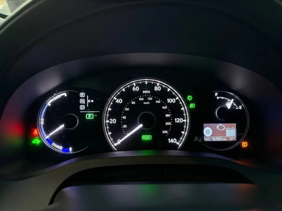 2011 Lexus CT - Image 13 of 16