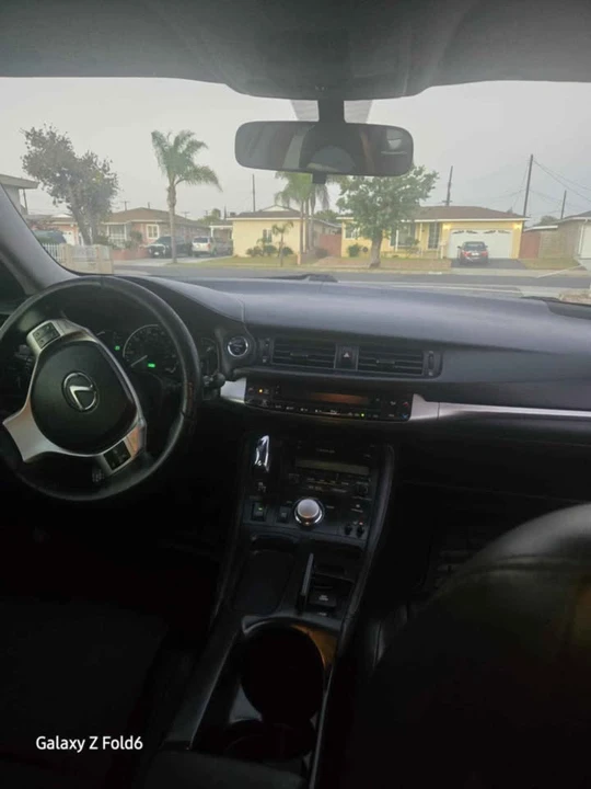 2011 Lexus CT - Image 8 of 13