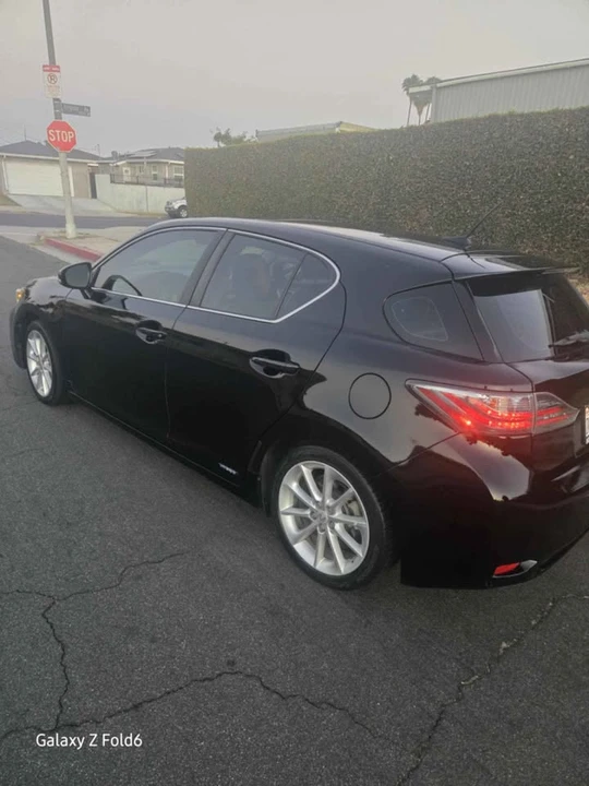 2011 Lexus CT - Image 11 of 13