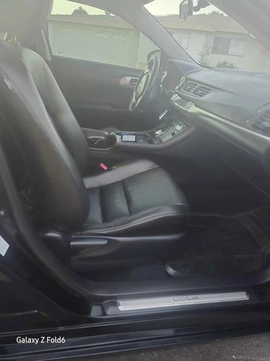 2011 Lexus CT - Image 7 of 13