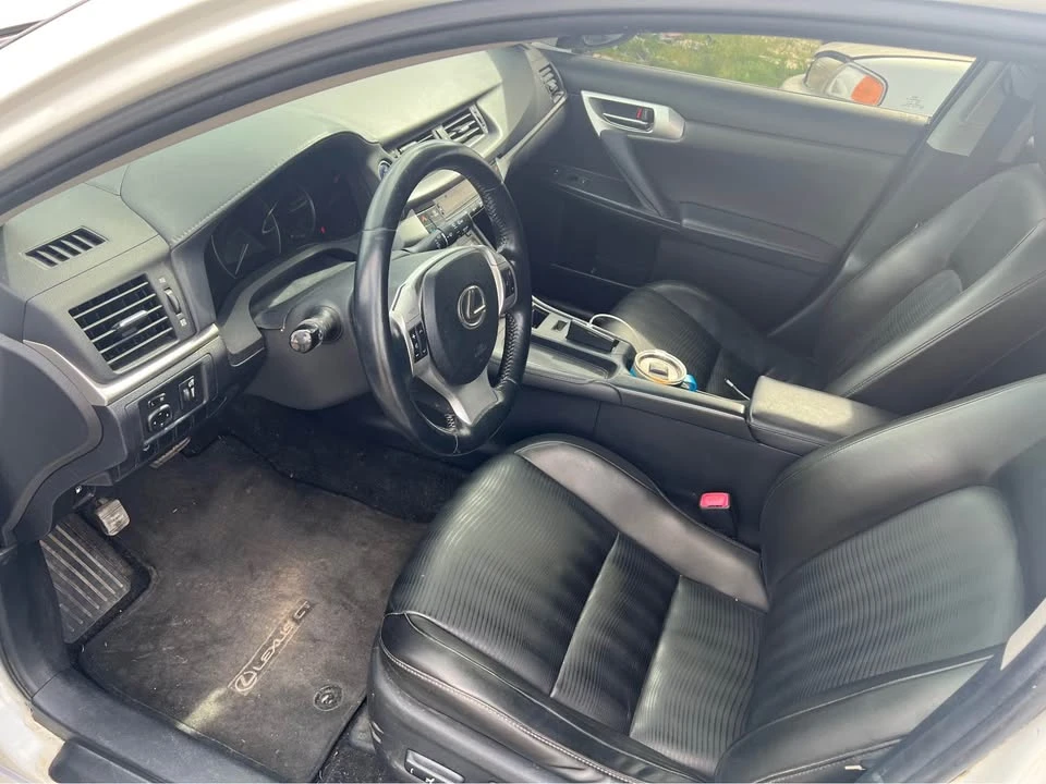 2011 Lexus CT - Image 2 of 5