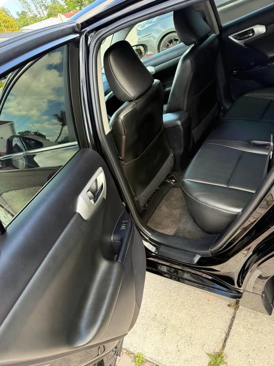 2011 Lexus CT - Image 2 of 20