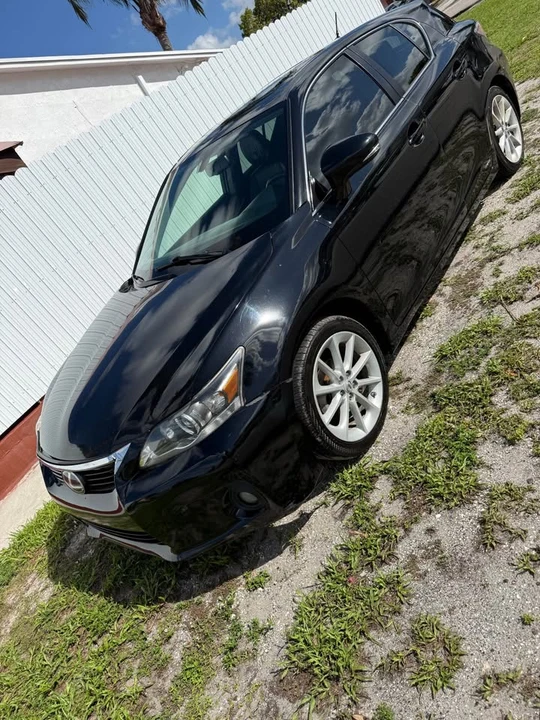 2011 Lexus CT - Image 9 of 20