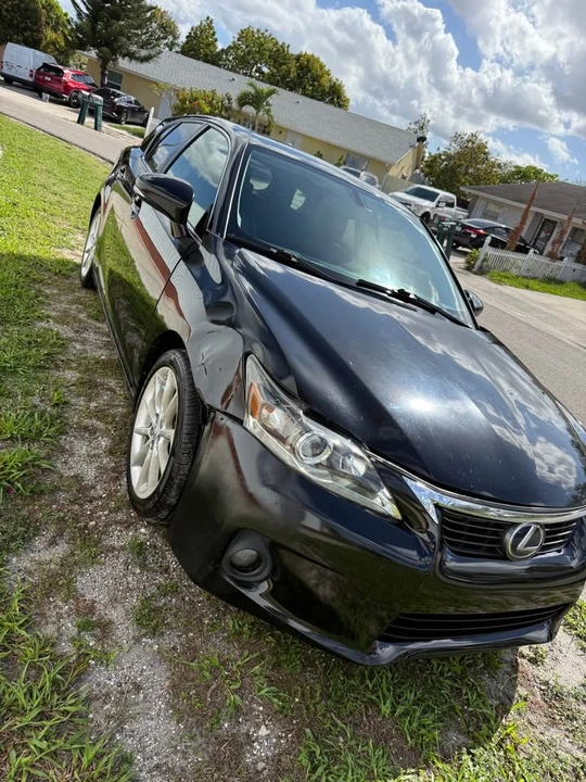 2011 Lexus CT - Image 10 of 20