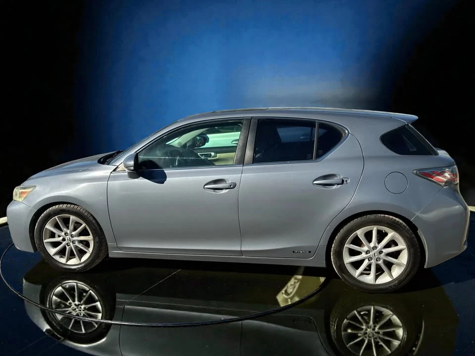 2011 Lexus CT - Image 9 of 18