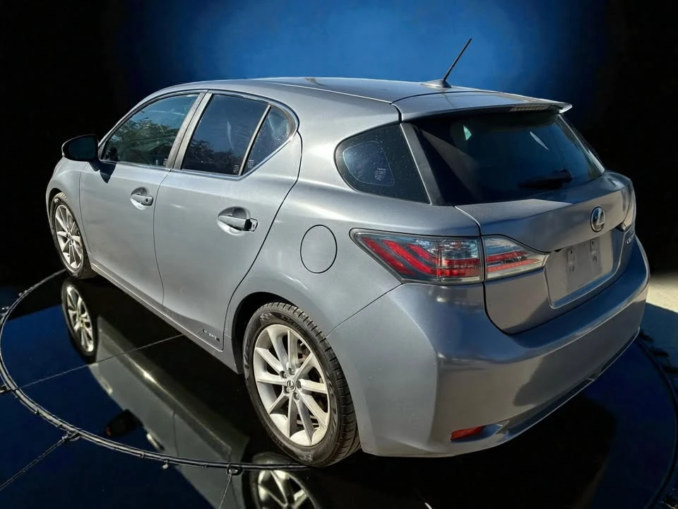 2011 Lexus CT - Image 8 of 18