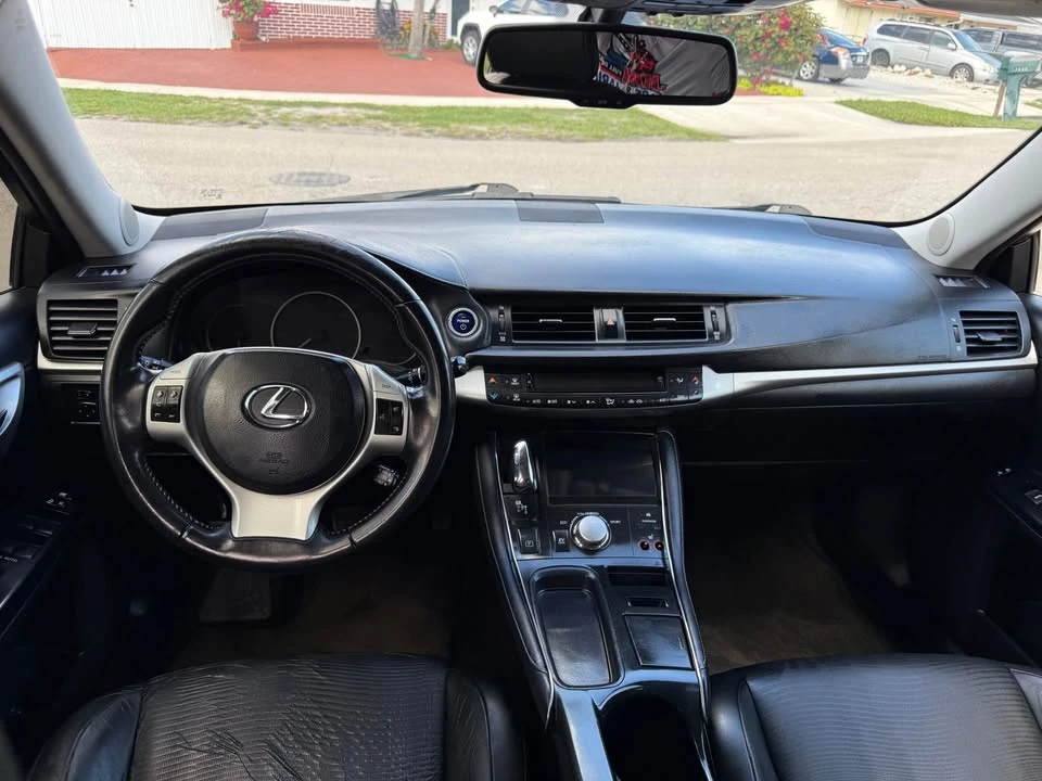 2011 Lexus CT - Image 3 of 20