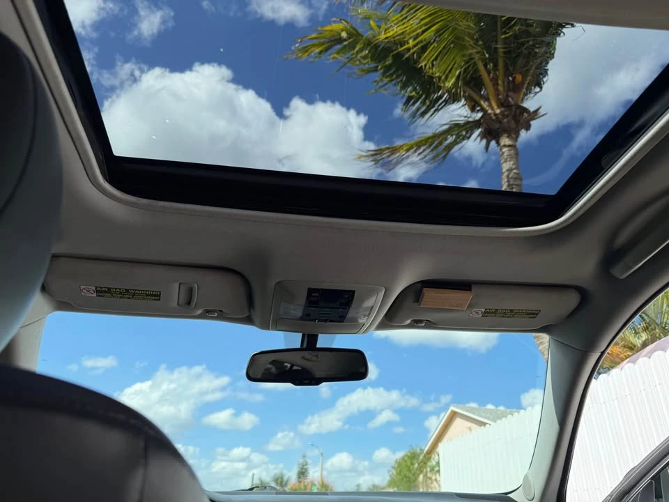 2011 Lexus CT - Image 11 of 20