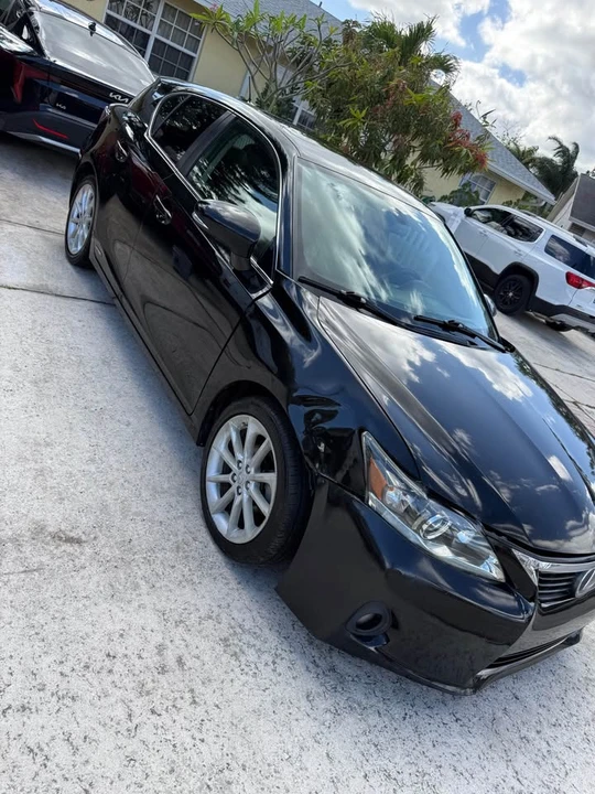 2011 Lexus CT - Image 12 of 20