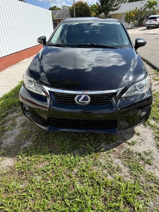 2011 Lexus CT - Image 19 of 20