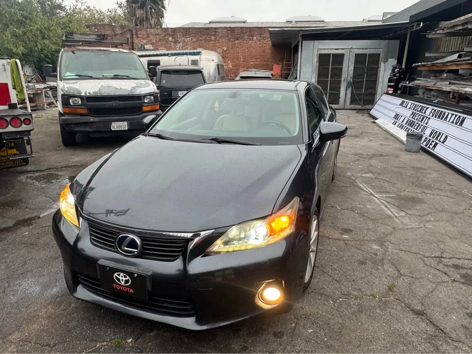 2011 Lexus CT - Image 7 of 10