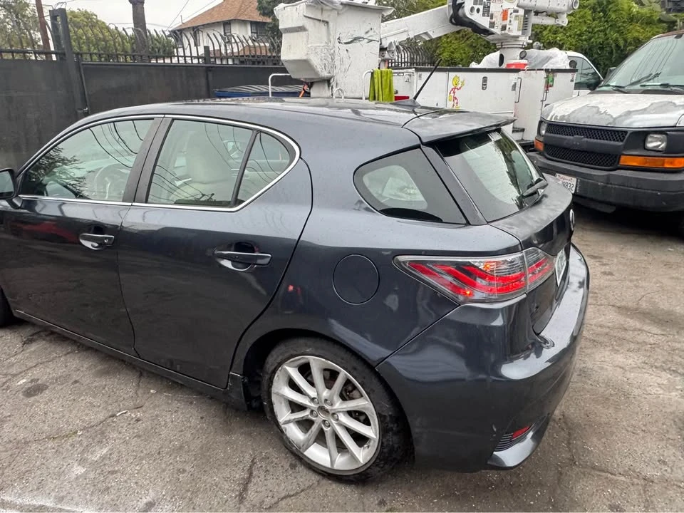 2011 Lexus CT - Image 5 of 10