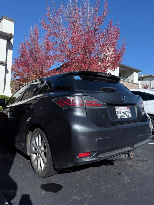 2011 Lexus CT - Image 2 of 6