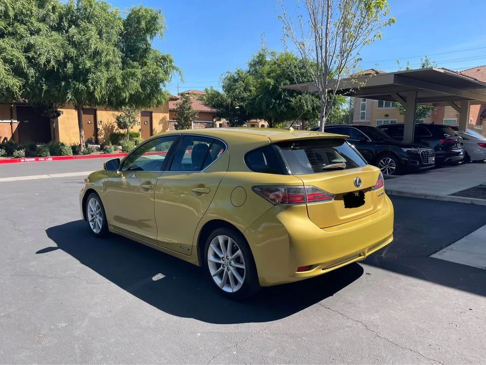 2011 Lexus CT - Image 8 of 20