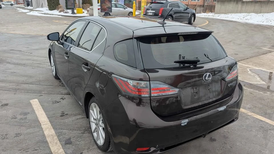 2011 Lexus CT - Image 4 of 9
