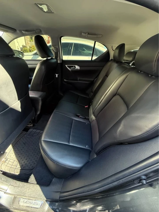 2011 Lexus CT - Image 4 of 6