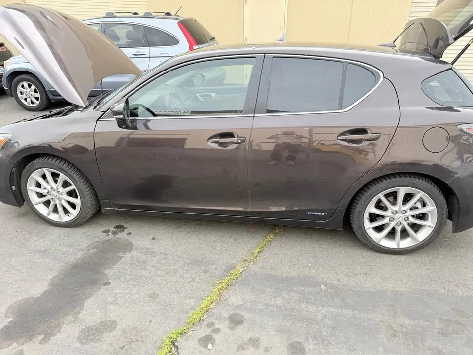 2011 Lexus CT - Image 13 of 14